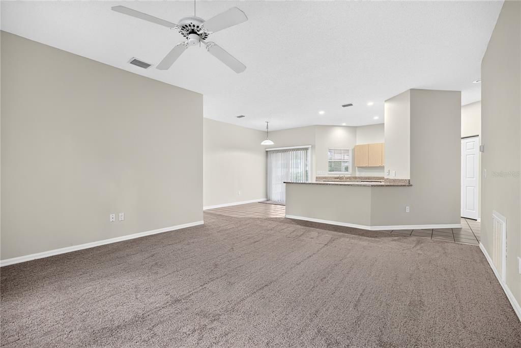 For Sale: $369,000 (4 beds, 2 baths, 2017 Square Feet)