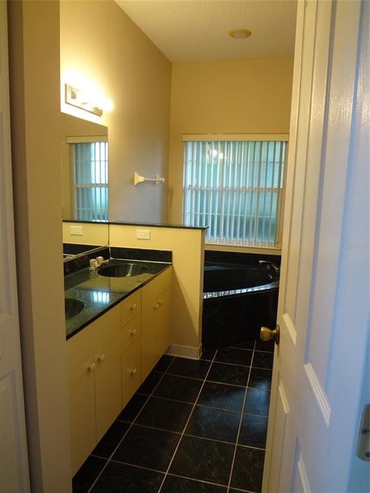 For Sale: $369,000 (4 beds, 2 baths, 2017 Square Feet)
