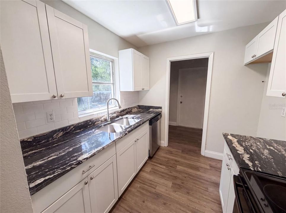 For Sale: $233,000 (2 beds, 2 baths, 1025 Square Feet)