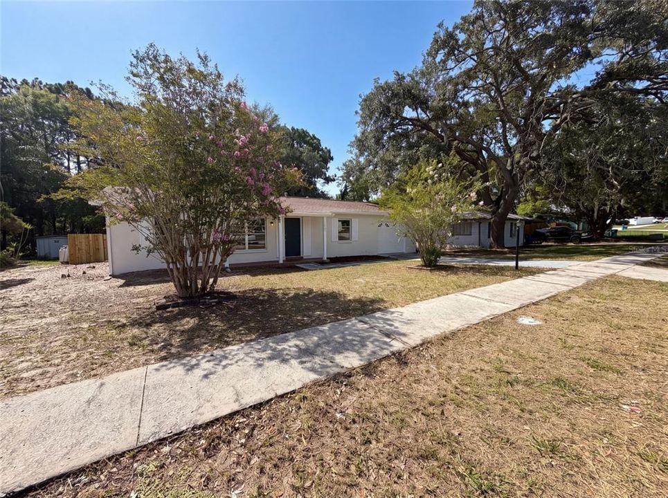 For Sale: $233,000 (2 beds, 2 baths, 1025 Square Feet)