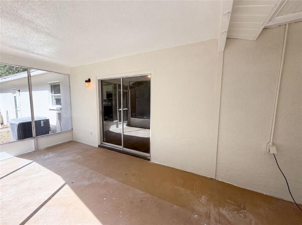 For Sale: $233,000 (2 beds, 2 baths, 1025 Square Feet)