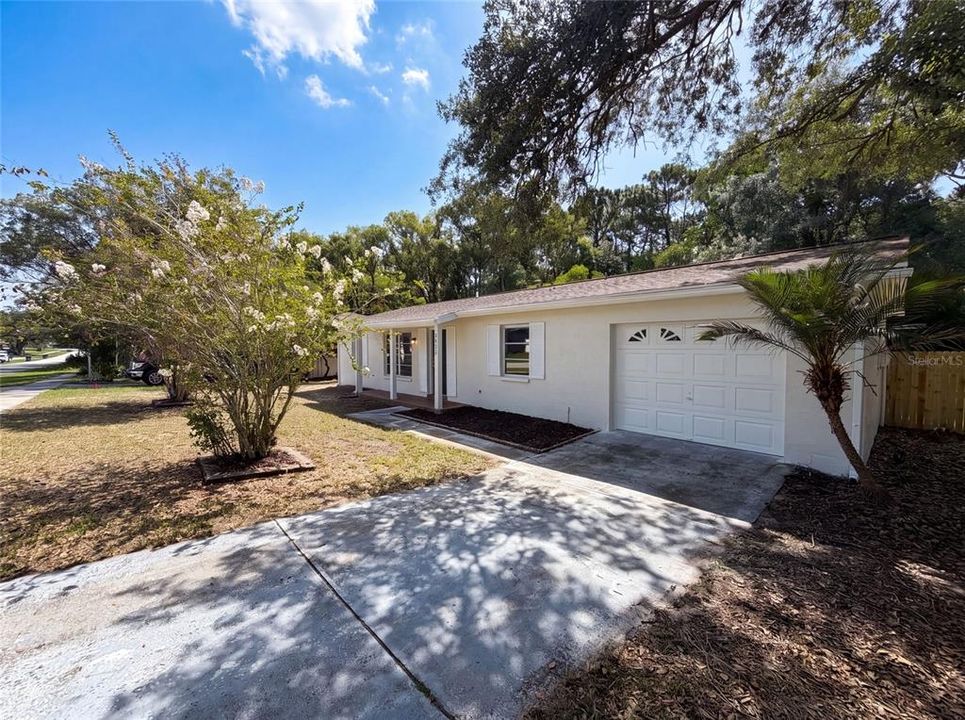 For Sale: $233,000 (2 beds, 2 baths, 1025 Square Feet)