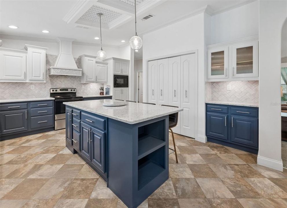 For Sale: $345,000 (3 beds, 2 baths, 1860 Square Feet)
