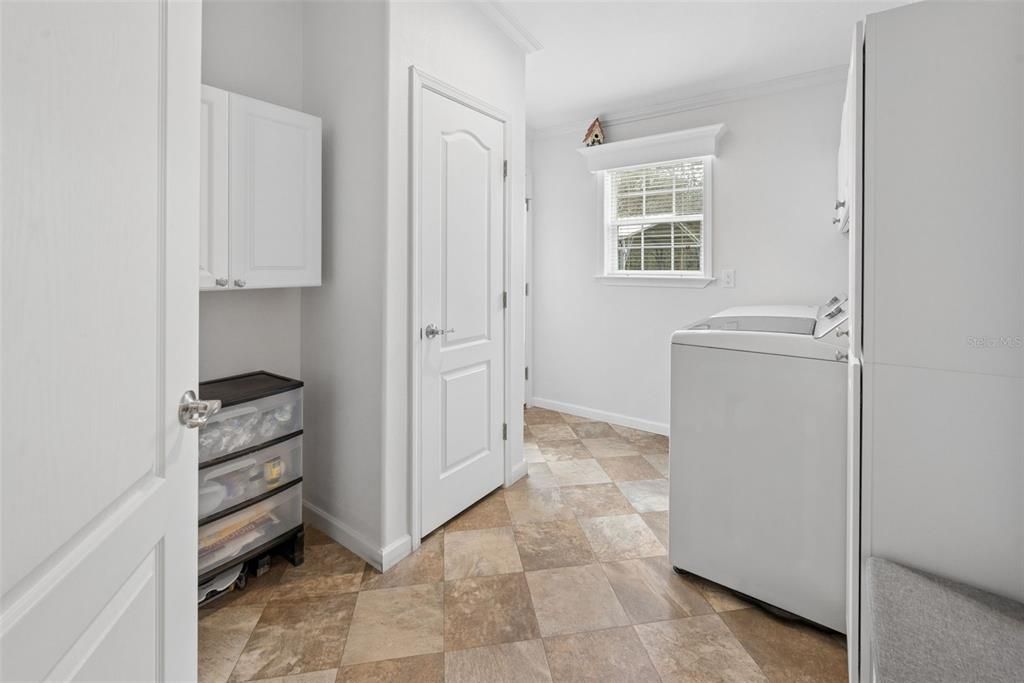 For Sale: $345,000 (3 beds, 2 baths, 1860 Square Feet)