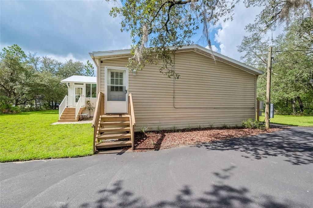 For Sale: $345,000 (3 beds, 2 baths, 1860 Square Feet)