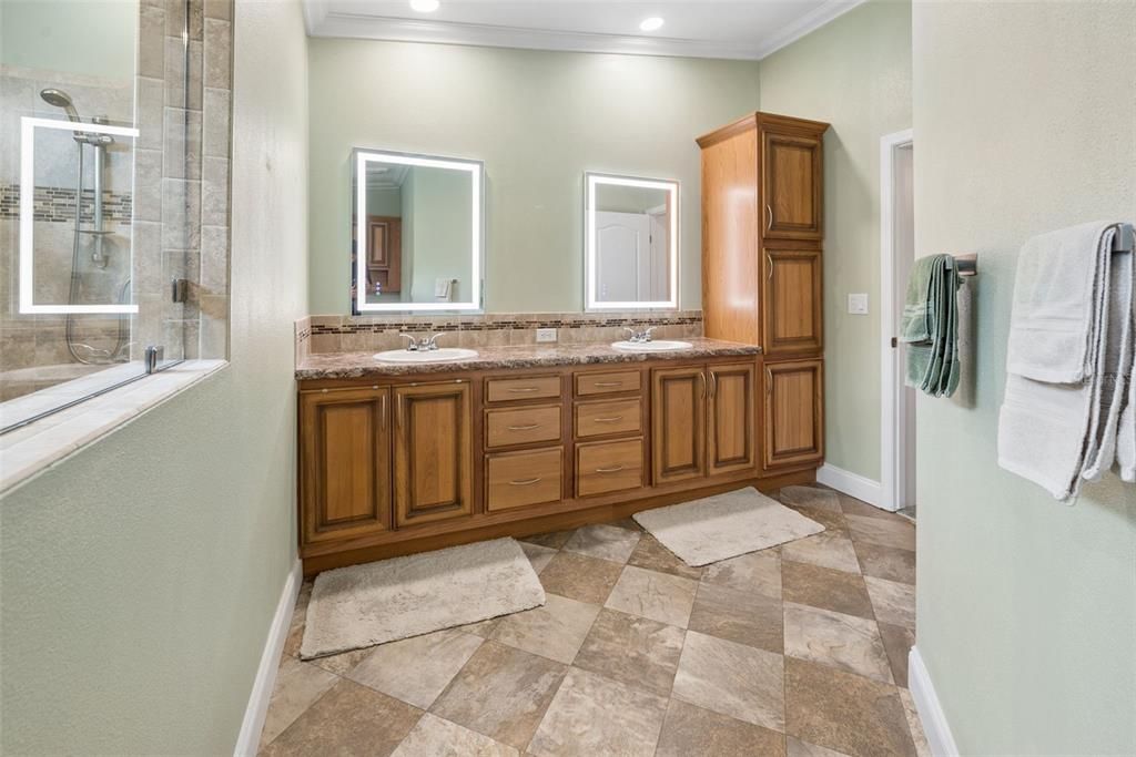 For Sale: $345,000 (3 beds, 2 baths, 1860 Square Feet)