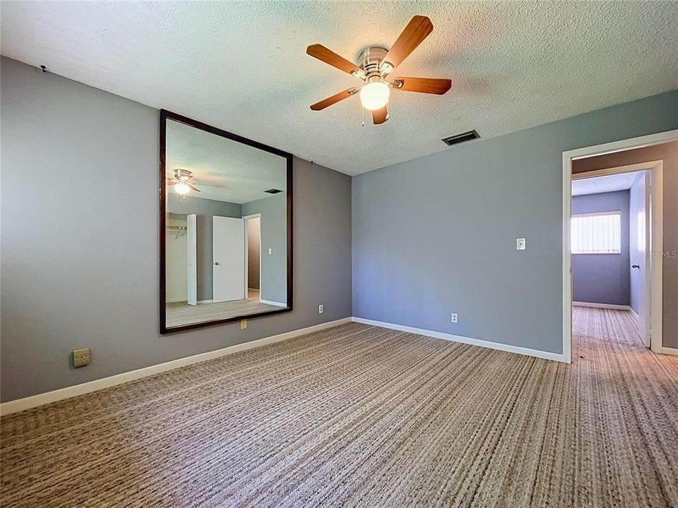 For Sale: $165,000 (2 beds, 1 baths, 1102 Square Feet)