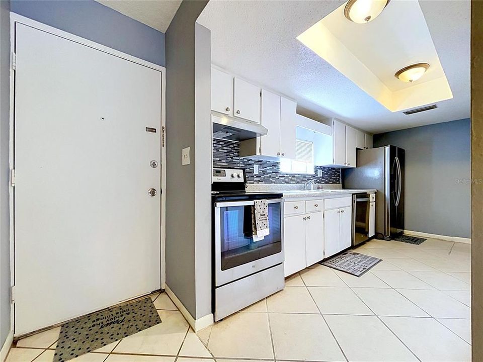 For Sale: $165,000 (2 beds, 1 baths, 1102 Square Feet)