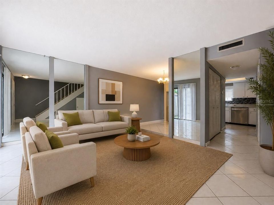 For Sale: $165,000 (2 beds, 1 baths, 1102 Square Feet)