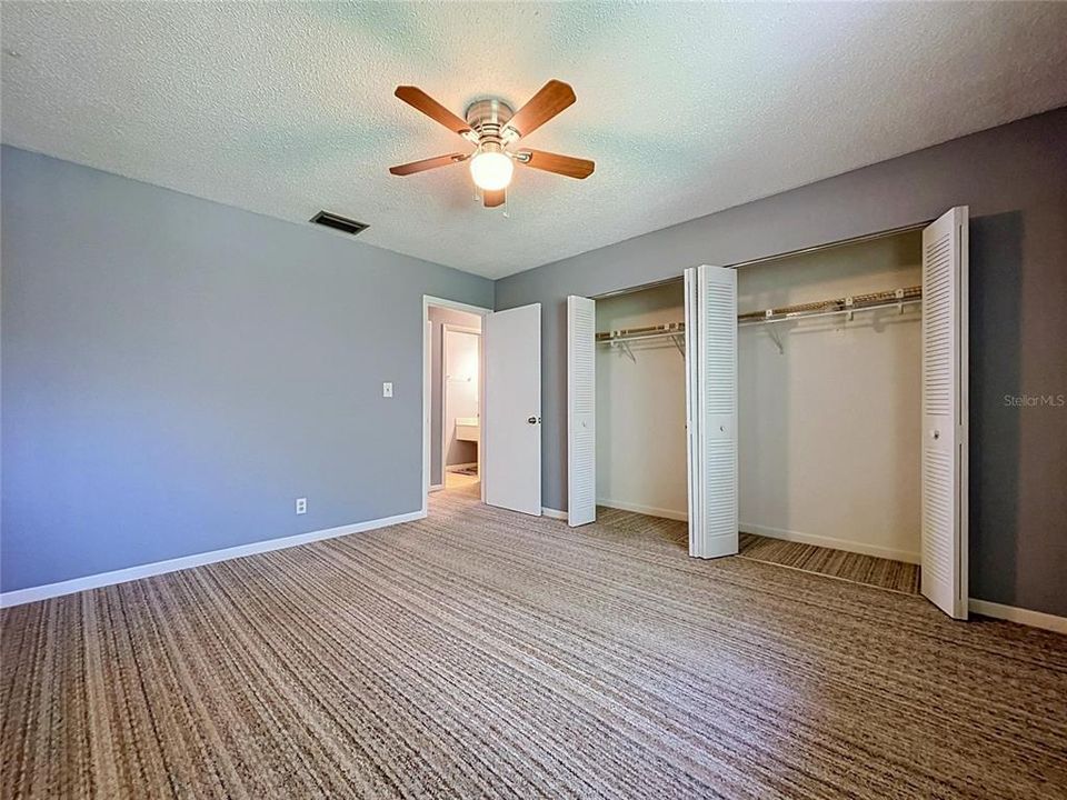 For Sale: $165,000 (2 beds, 1 baths, 1102 Square Feet)