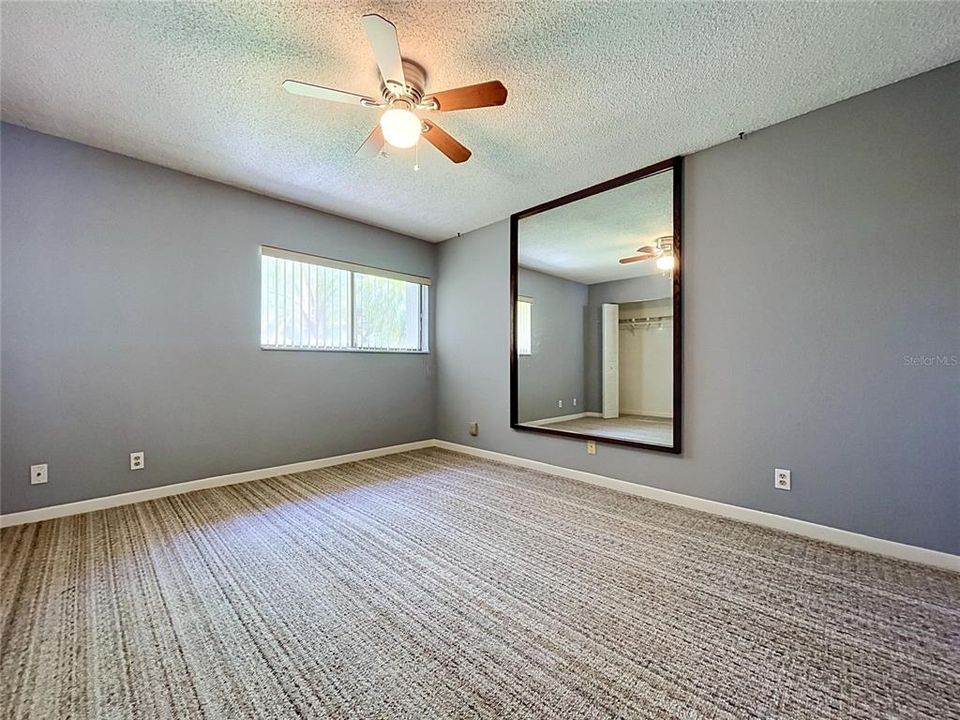 For Sale: $165,000 (2 beds, 1 baths, 1102 Square Feet)