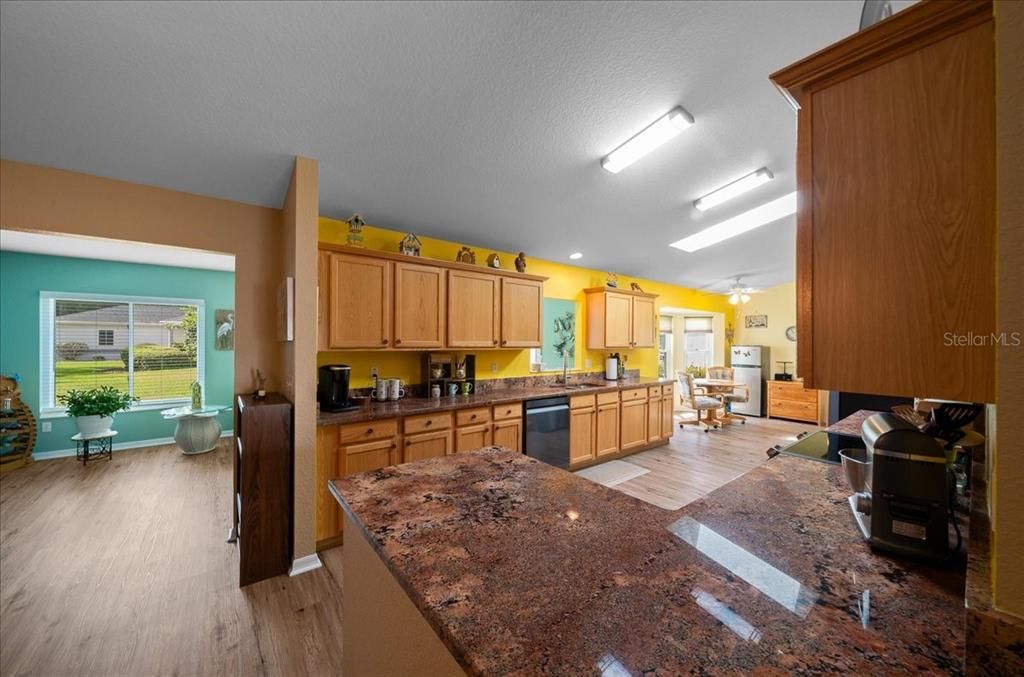 En Venta: $285,000 (2 camas, 2 baños, 1926 Pies cuadrados)