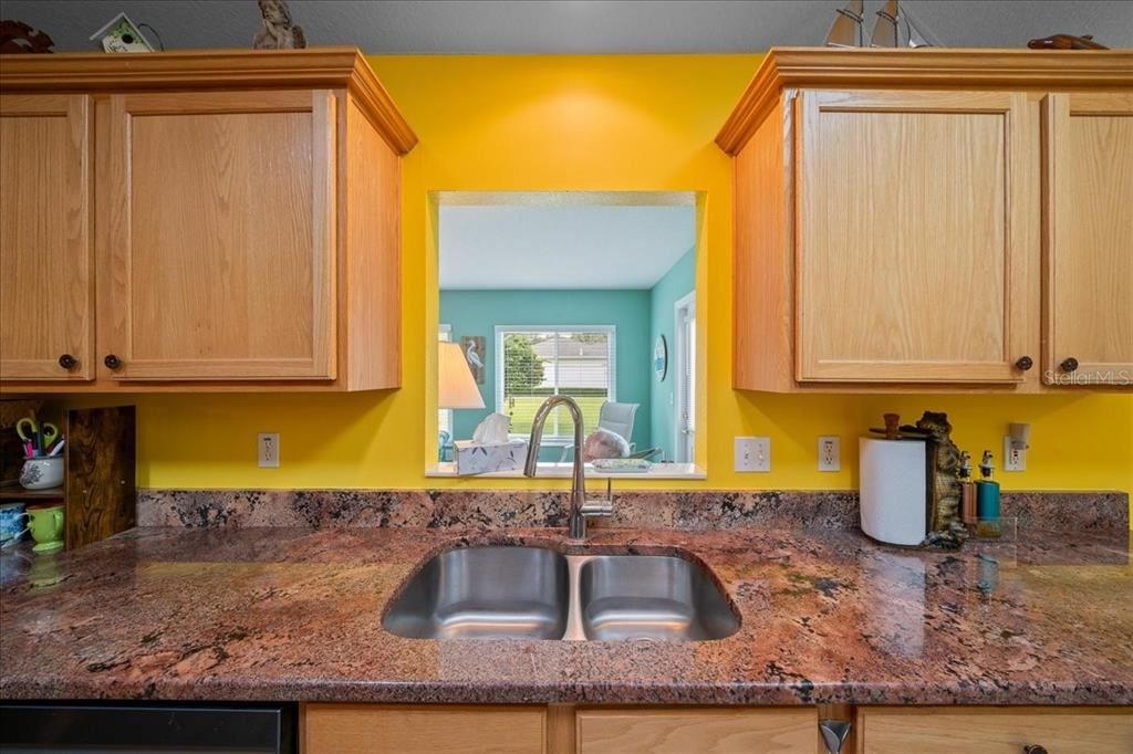 En Venta: $285,000 (2 camas, 2 baños, 1926 Pies cuadrados)