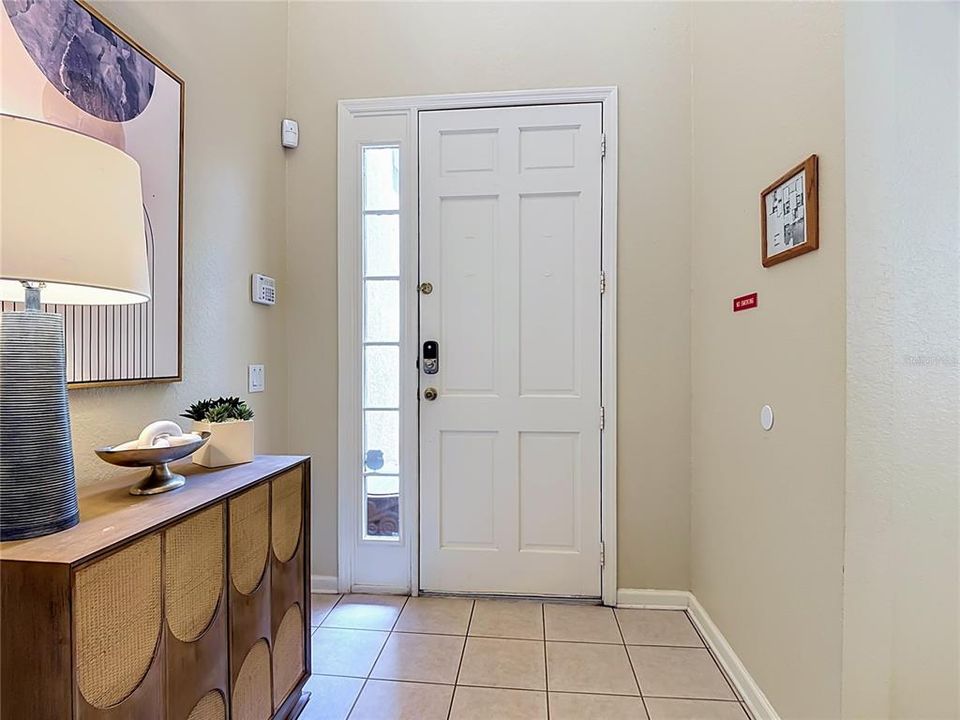 En Venta: $699,900 (5 camas, 5 baños, 2494 Pies cuadrados)