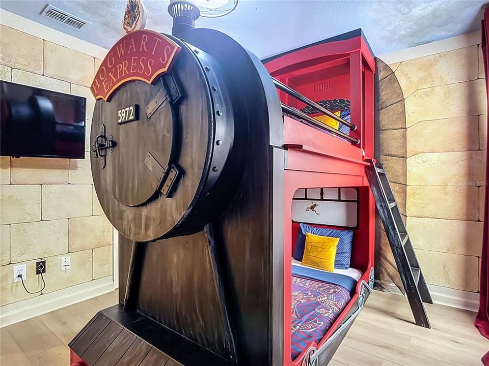 En Venta: $699,900 (5 camas, 5 baños, 2494 Pies cuadrados)