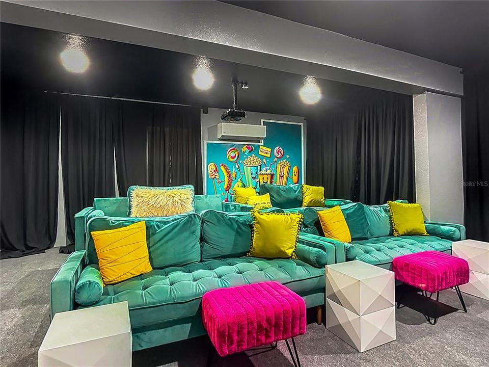 En Venta: $699,900 (5 camas, 5 baños, 2494 Pies cuadrados)