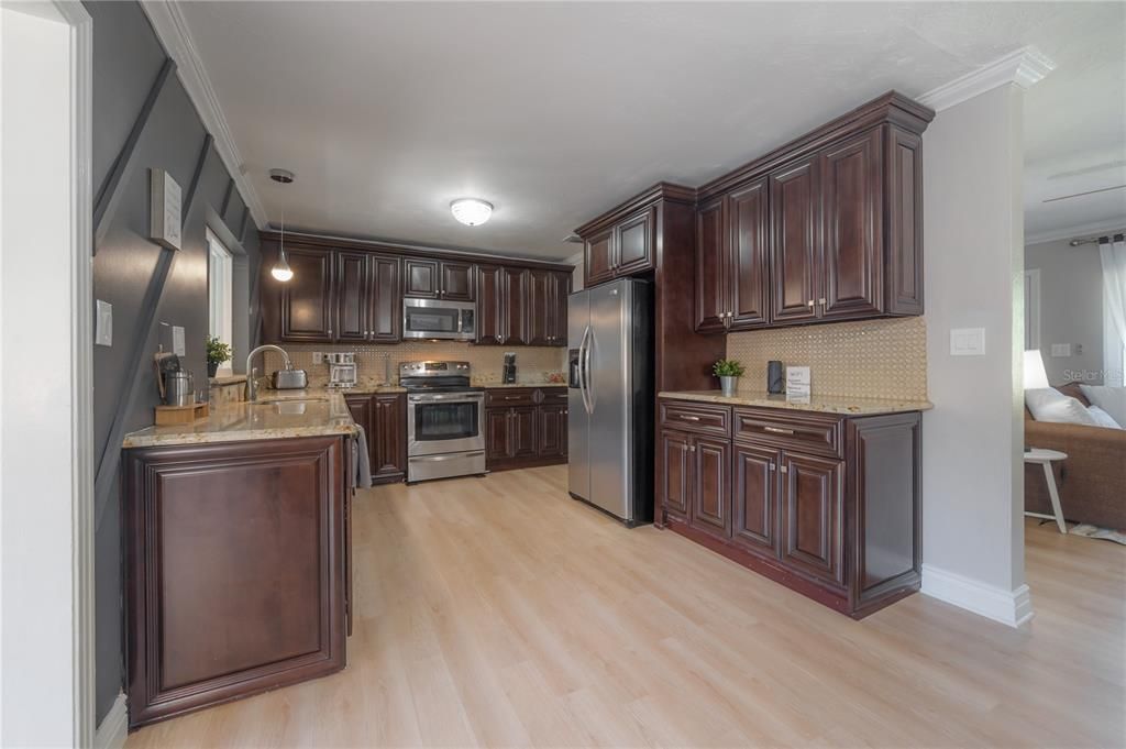 For Rent: $4,000 (3 beds, 2 baths, 1712 Square Feet)