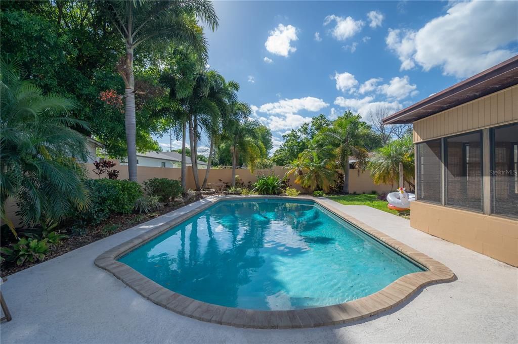 For Rent: $4,000 (3 beds, 2 baths, 1712 Square Feet)