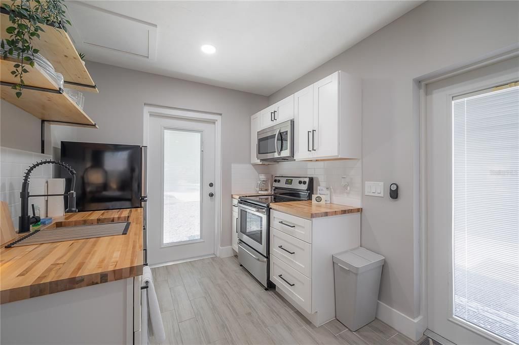 For Rent: $4,000 (3 beds, 2 baths, 1712 Square Feet)