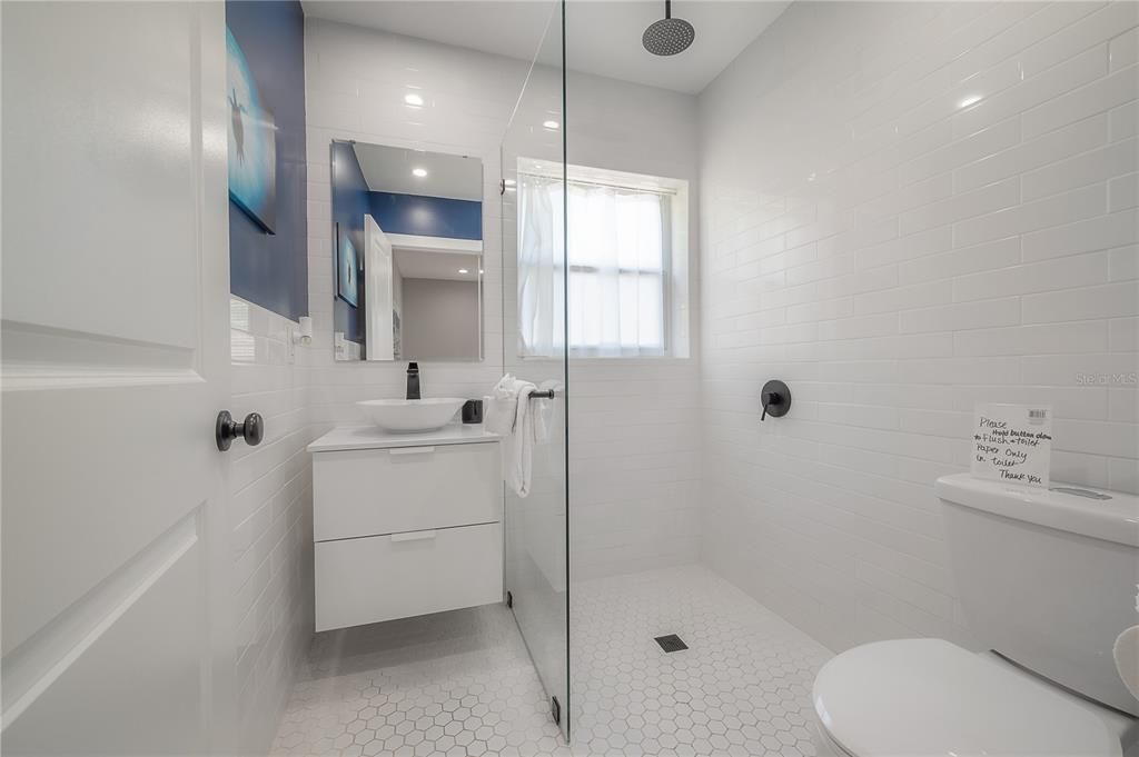 For Rent: $4,000 (3 beds, 2 baths, 1712 Square Feet)