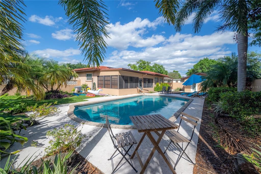 For Rent: $4,000 (3 beds, 2 baths, 1712 Square Feet)