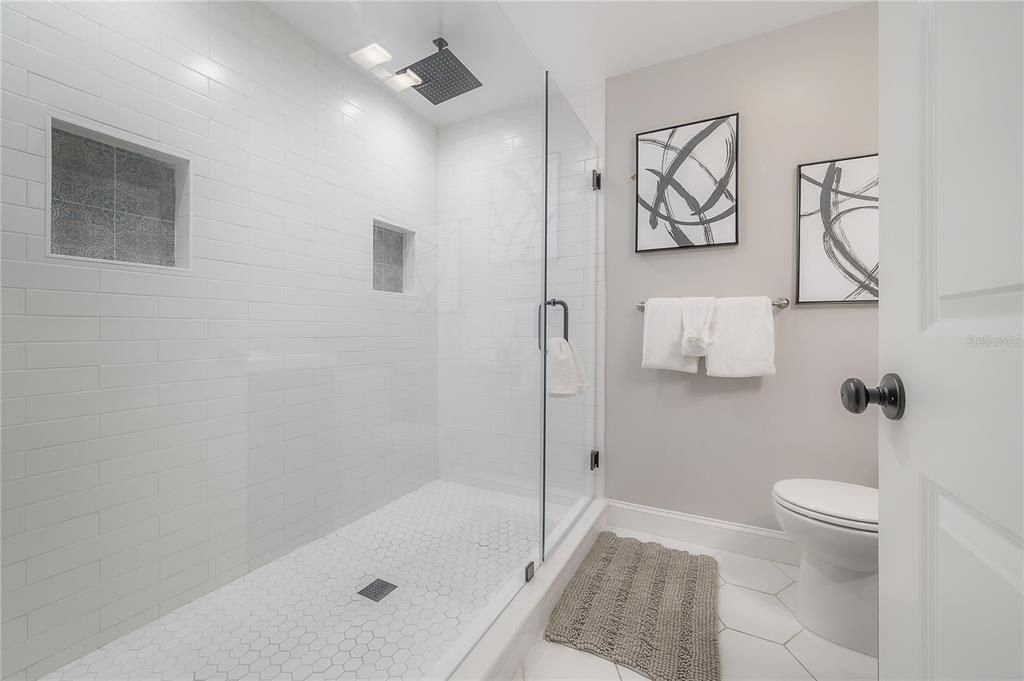 For Rent: $4,000 (3 beds, 2 baths, 1712 Square Feet)