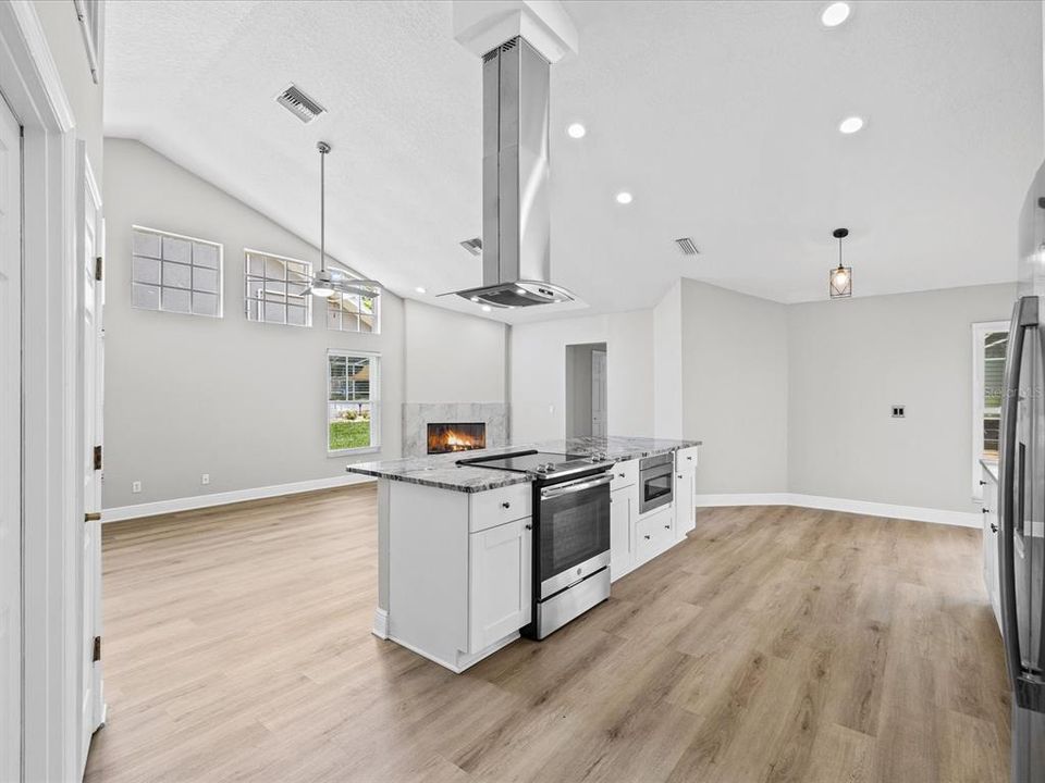 For Sale: $435,000 (4 beds, 2 baths, 2119 Square Feet)