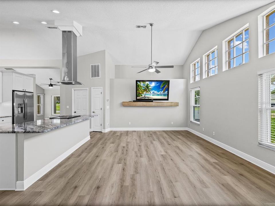 For Sale: $435,000 (4 beds, 2 baths, 2119 Square Feet)
