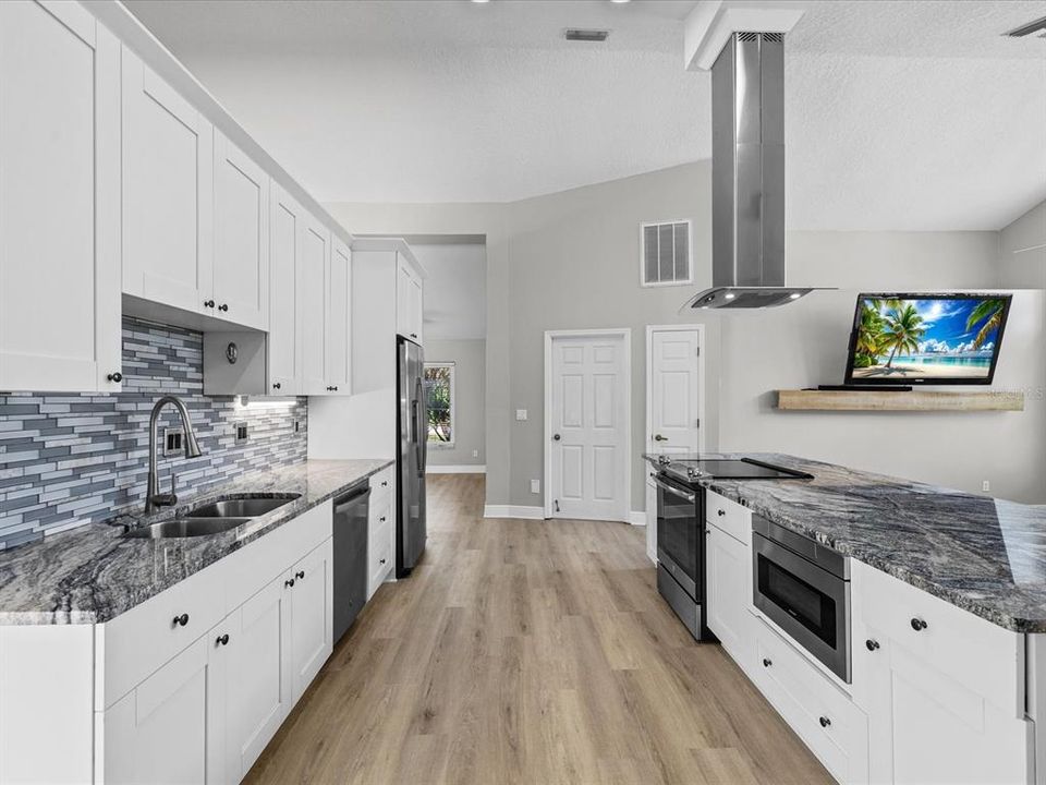For Sale: $435,000 (4 beds, 2 baths, 2119 Square Feet)
