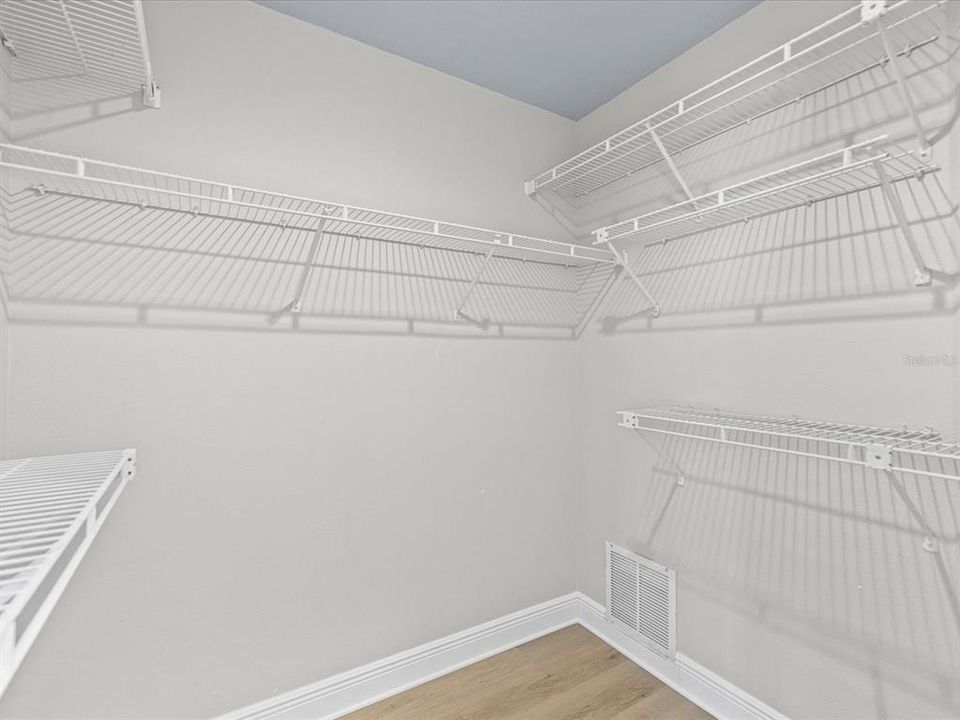 For Sale: $435,000 (4 beds, 2 baths, 2119 Square Feet)