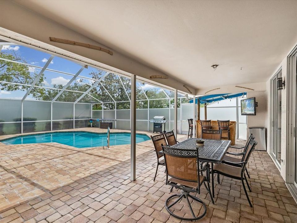 For Sale: $435,000 (4 beds, 2 baths, 2119 Square Feet)