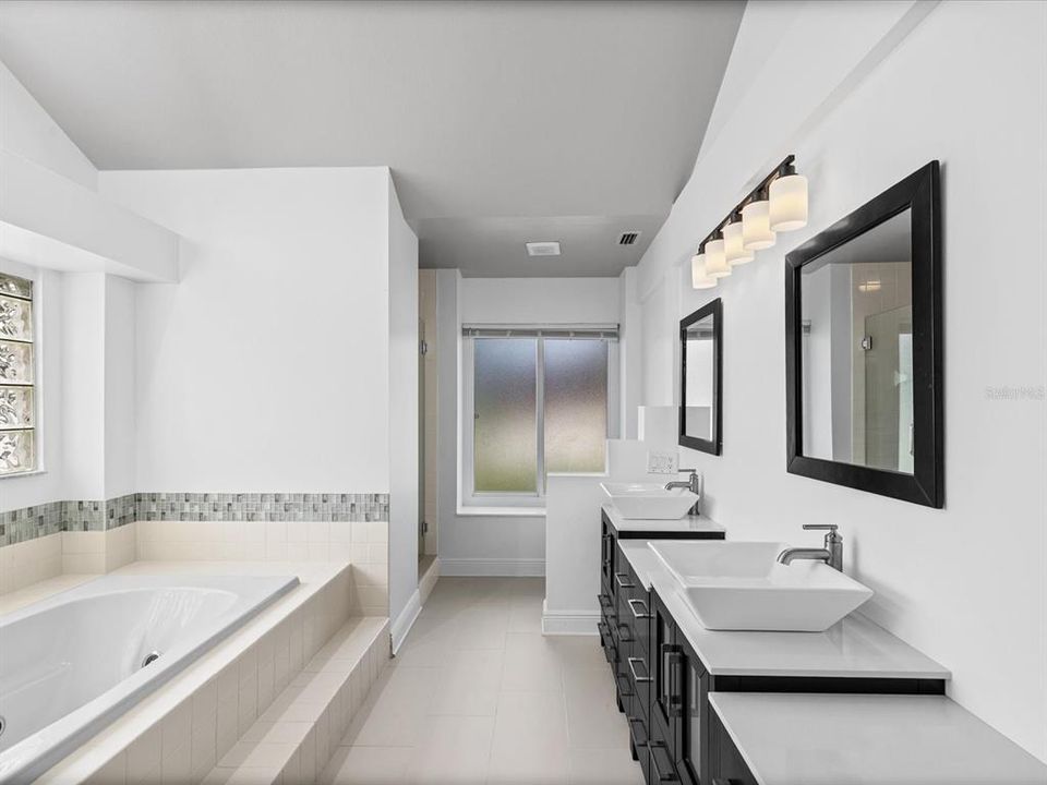 For Sale: $435,000 (4 beds, 2 baths, 2119 Square Feet)