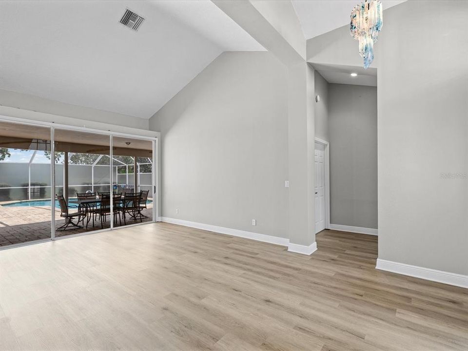 For Sale: $435,000 (4 beds, 2 baths, 2119 Square Feet)