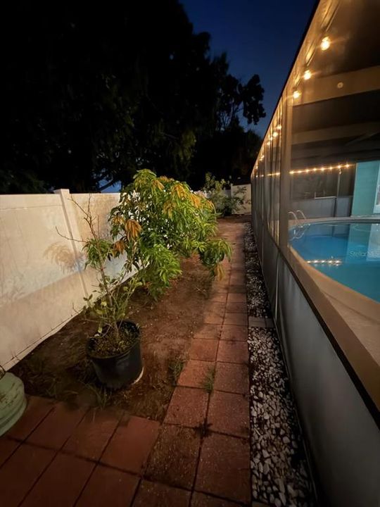For Sale: $315,000 (2 beds, 2 baths, 1442 Square Feet)