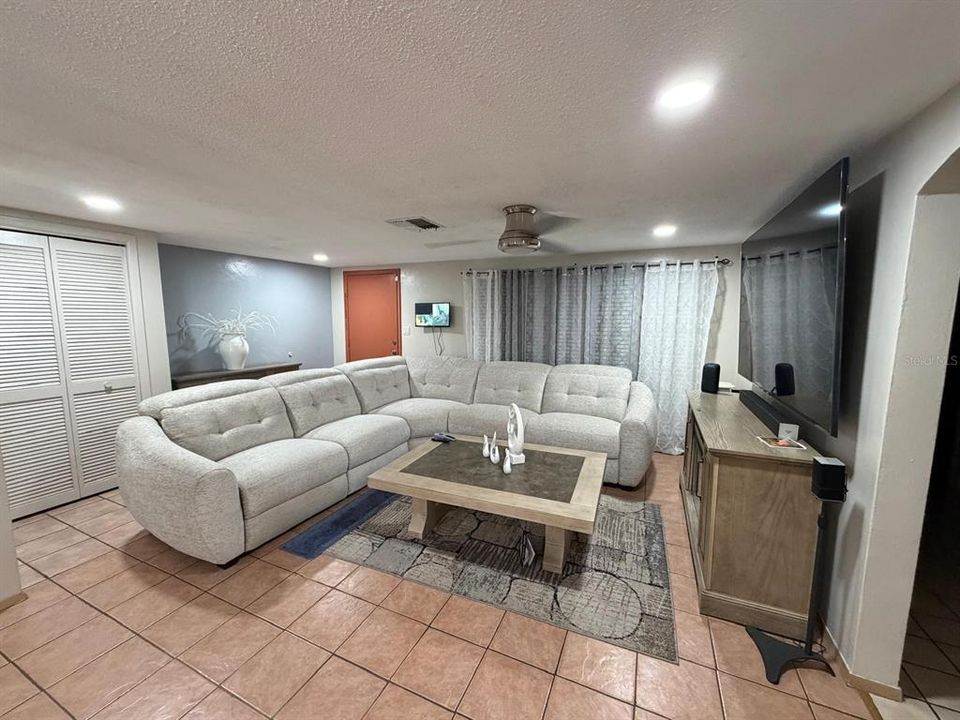 For Sale: $315,000 (2 beds, 2 baths, 1442 Square Feet)