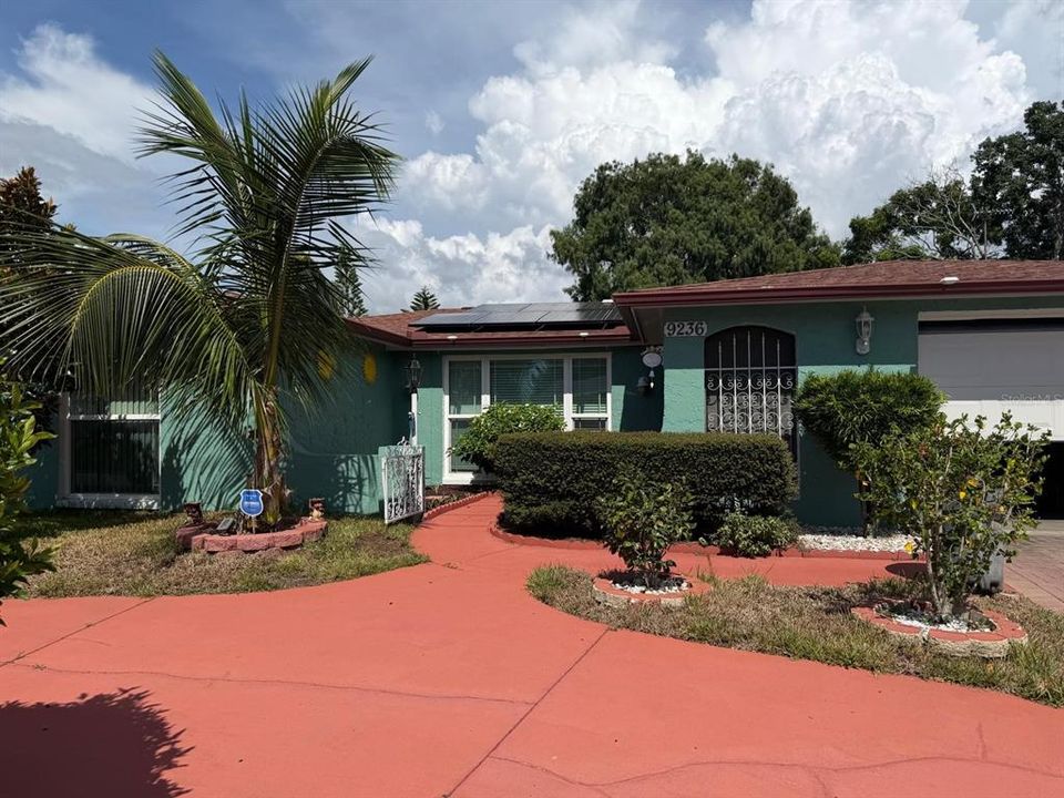 For Sale: $315,000 (2 beds, 2 baths, 1442 Square Feet)