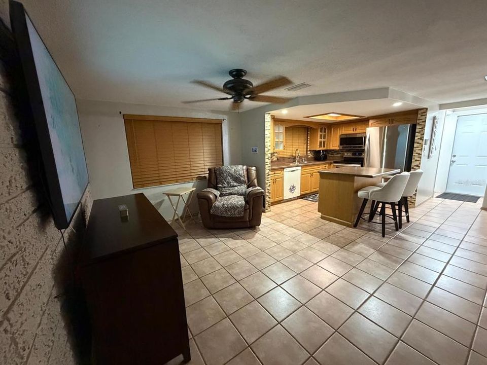 For Sale: $315,000 (2 beds, 2 baths, 1442 Square Feet)