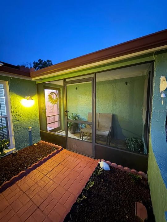 For Sale: $315,000 (2 beds, 2 baths, 1442 Square Feet)