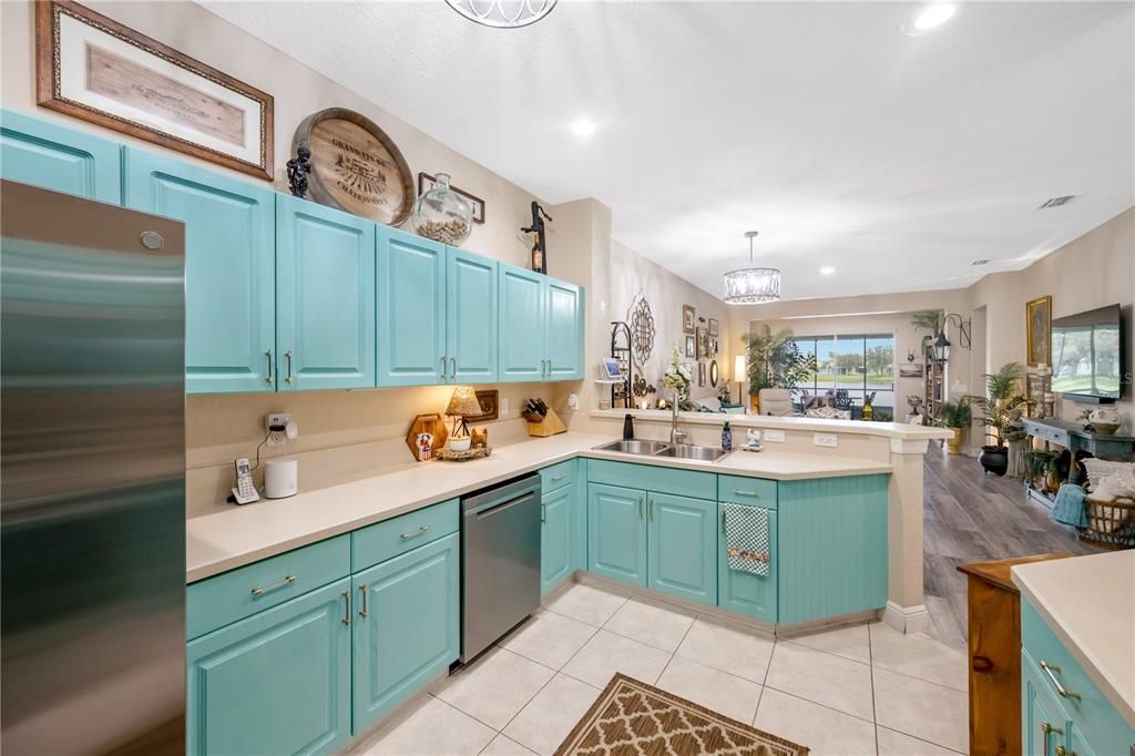 На продажу: $289,900 (3 спален, 2 ванн, 1564 Квадратных фут)