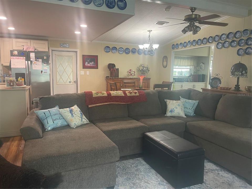 For Sale: $197,000 (2 beds, 2 baths, 1664 Square Feet)