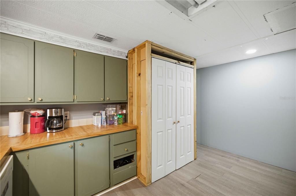 For Sale: $155,000 (2 beds, 2 baths, 1248 Square Feet)