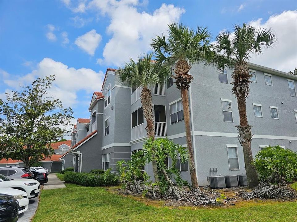 For Rent: $1,400 (2 beds, 2 baths, 1083 Square Feet)