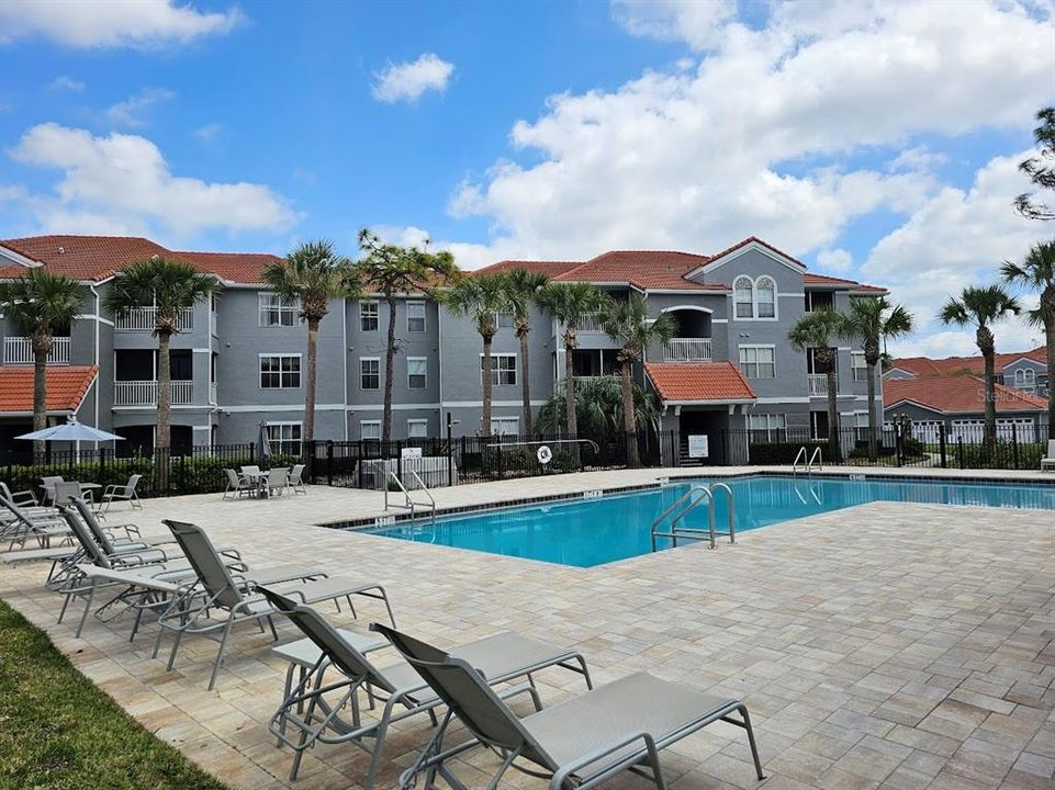 For Rent: $1,400 (2 beds, 2 baths, 1083 Square Feet)