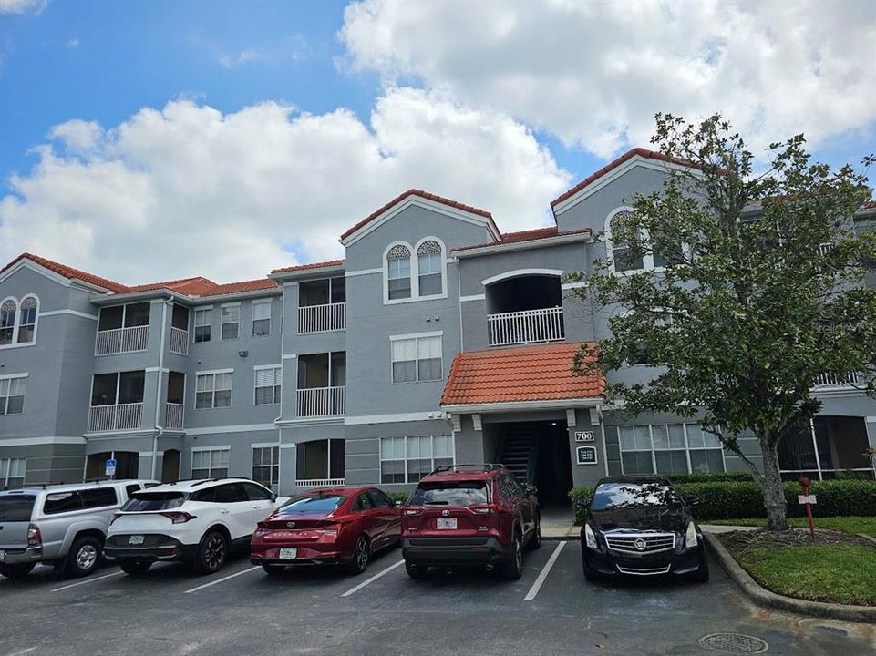 For Rent: $1,400 (2 beds, 2 baths, 1083 Square Feet)