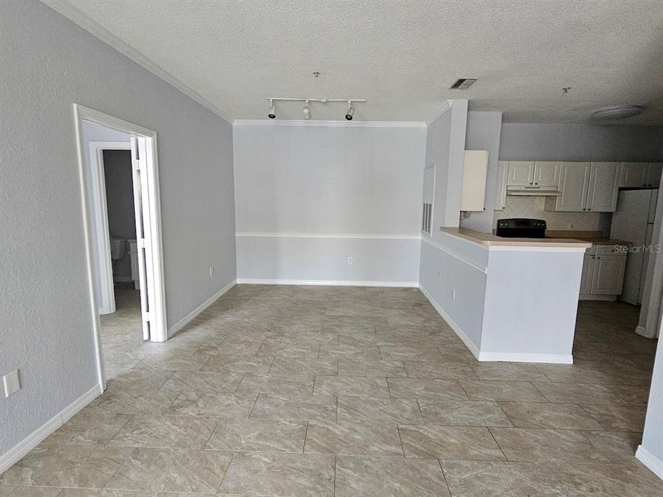 For Rent: $1,400 (2 beds, 2 baths, 1083 Square Feet)