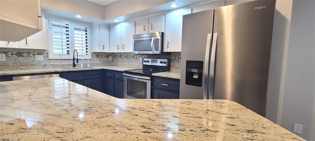 For Sale: $229,900 (2 beds, 2 baths, 1588 Square Feet)