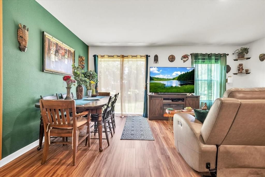For Sale: $290,000 (3 beds, 2 baths, 1430 Square Feet)