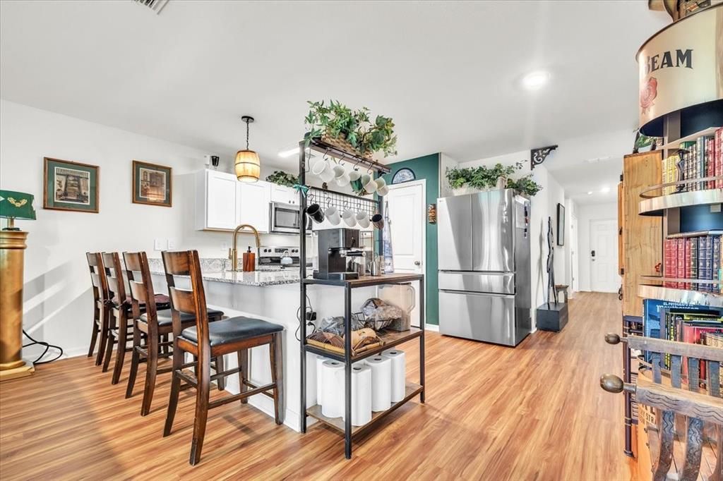For Sale: $290,000 (3 beds, 2 baths, 1430 Square Feet)
