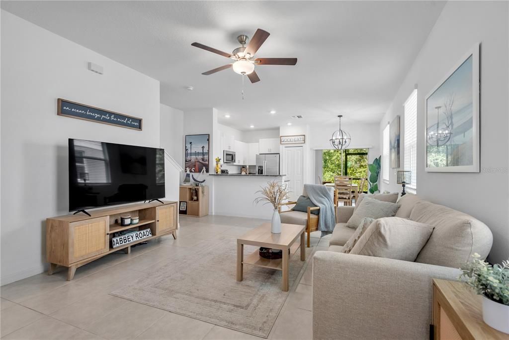 For Sale: $279,000 (2 beds, 2 baths, 1541 Square Feet)