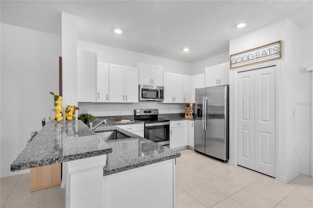 For Sale: $279,000 (2 beds, 2 baths, 1541 Square Feet)